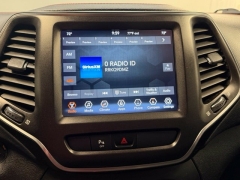 Used 2020  Jeep Cherokee 4d SUV 4WD Trailhawk 3&period;2L at AutoCenters Bonne Terre near Bonne Terre&comma; MO