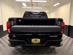 Used 2021  GMC Sierra 1500 4WD Crew Cab 147" Elevation at AutoCenters Bonne Terre near Bonne Terre&comma; MO