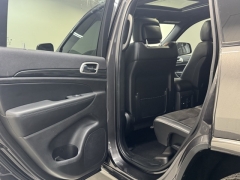 Used 2020 Jeep Grand Cherokee 4d SUV 4WD Laredo Altitude at AutoCenters Bonne Terre near Bonne Terre, MO