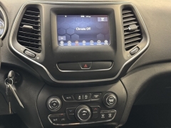 Used 2019 Jeep Cherokee 4d SUV FWD Latitude 2.4L at AutoCenters Bonne Terre near Bonne Terre, MO