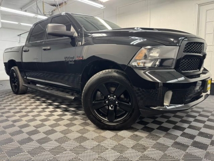 Used 2022 Ram 1500 Classic 4WD Express Crew Cab 5'7