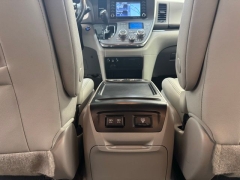 Used 2018  Toyota Sienna XLE AWD 7-Passenger &lpar;Natl&rpar; at AutoCenters Bonne Terre near Bonne Terre&comma; MO