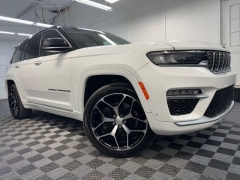 Used 2022  Jeep Grand Cherokee Summit Reserve 4x4 at AutoCenters Bonne Terre near Bonne Terre&comma; MO