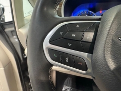 Used 2023  Chrysler Pacifica Limited FWD at AutoCenters Bonne Terre near Bonne Terre&comma; MO