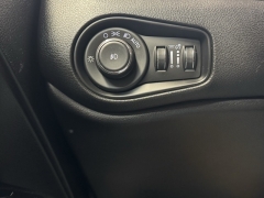 Used 2018 Jeep Renegade 4d SUV FWD Latitude at AutoCenters Bonne Terre near Bonne Terre, MO
