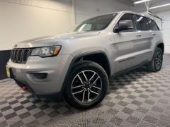 Used 2020  Jeep Grand Cherokee 4d SUV 4WD Trailhawk V6 at AutoCenters Bonne Terre near Bonne Terre&comma; MO