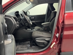 Used 2019 Jeep Cherokee 4d SUV FWD Latitude 2.4L at AutoCenters Bonne Terre near Bonne Terre, MO