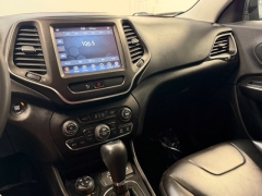 Used 2020  Jeep Cherokee 4d SUV 4WD Trailhawk 3&period;2L at AutoCenters Bonne Terre near Bonne Terre&comma; MO