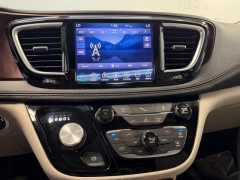 Used 2019  Chrysler Pacifica 4d Wagon Limited at AutoCenters Bonne Terre near Bonne Terre&comma; MO