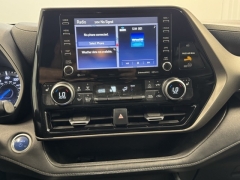 Used 2020 Toyota Highlander Hybrid 4d SUV AWD XLE at AutoCenters Bonne Terre near Bonne Terre, MO