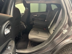 Used 2017  Jeep Cherokee 4d SUV 4WD Latitude V6 at AutoCenters Bonne Terre near Bonne Terre&comma; MO