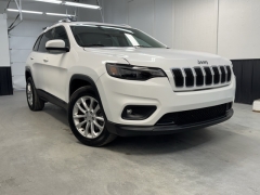 Used 2019 Jeep Cherokee 4d SUV FWD Latitude 2.4L at AutoCenters Bonne Terre near Bonne Terre, MO