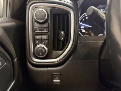 Used 2019  GMC Sierra 1500 4WD Crew Cab 157" Elevation at AutoCenters Bonne Terre near Bonne Terre&comma; MO