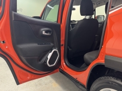 Used 2018 Jeep Renegade 4d SUV FWD Latitude at AutoCenters Bonne Terre near Bonne Terre, MO