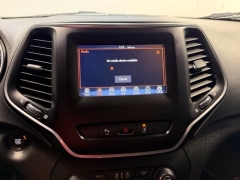 Used 2021  Jeep Cherokee Altitude FWD at AutoCenters Bonne Terre near Bonne Terre&comma; MO
