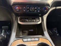 Used 2021  GMC Acadia AWD 4dr SLE at AutoCenters Bonne Terre near Bonne Terre&comma; MO