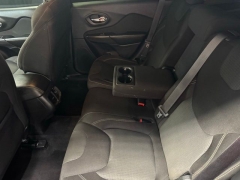Used 2017  Jeep Cherokee 4d SUV 4WD Latitude V6 at AutoCenters Bonne Terre near Bonne Terre&comma; MO