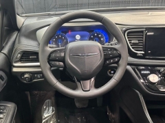 Used 2025  Chrysler Pacifica Limited FWD at AutoCenters Bonne Terre near Bonne Terre&comma; MO