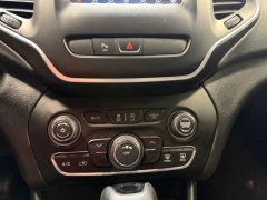 Used 2020  Jeep Cherokee Altitude FWD at AutoCenters Bonne Terre near Bonne Terre&comma; MO