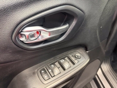 Used 2020  Jeep Cherokee 4d SUV 4WD Trailhawk 3&period;2L at AutoCenters Bonne Terre near Bonne Terre&comma; MO