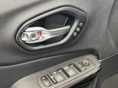 Used 2023 Jeep Cherokee Altitude Lux 4x4 at AutoCenters Bonne Terre near Bonne Terre, MO