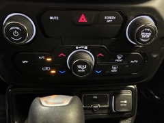 Used 2018  Jeep Renegade Latitude FWD at AutoCenters Bonne Terre near Bonne Terre&comma; MO