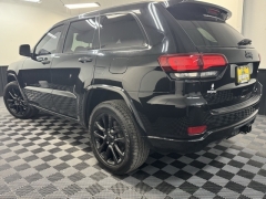 Used 2018  Jeep Grand Cherokee 4d SUV 4WD Laredo Altitude at AutoCenters Bonne Terre near Bonne Terre, MO