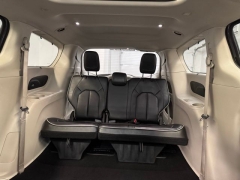 Used 2023  Chrysler Pacifica Limited FWD at AutoCenters Bonne Terre near Bonne Terre&comma; MO