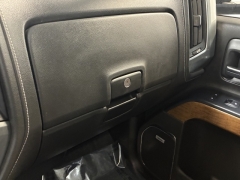 Used 2017  Chevrolet Silverado 2500HD 4WD Crew Cab 153&period;7" LTZ at AutoCenters Bonne Terre near Bonne Terre&comma; MO