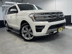 Used 2022 Ford Expedition Platinum 4x4 at AutoCenters Bonne Terre near Bonne Terre, MO