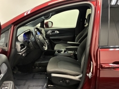 Used 2018  Chrysler Pacifica 4d Wagon Touring Plus at AutoCenters Bonne Terre near Bonne Terre&comma; MO