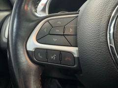 Used 2020  Jeep Compass 4d SUV FWD Latitude Sun&sol;Wheel Pkg at AutoCenters Bonne Terre near Bonne Terre&comma; MO