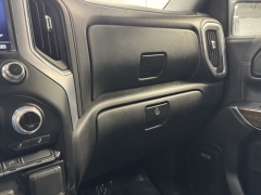 Used 2019  GMC Sierra 1500 4WD Crew Cab Elevation at AutoCenters Bonne Terre near Bonne Terre&comma; MO