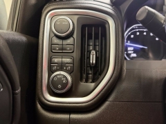 Used 2020  GMC Sierra 1500 4WD Crew Cab 157" Elevation at AutoCenters Bonne Terre near Bonne Terre&comma; MO