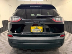 Used 2021  Jeep Cherokee Altitude FWD at AutoCenters Bonne Terre near Bonne Terre&comma; MO