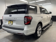 Used 2022 Ford Expedition Platinum 4x4 at AutoCenters Bonne Terre near Bonne Terre, MO