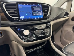 Used 2023  Chrysler Pacifica Limited FWD at AutoCenters Bonne Terre near Bonne Terre&comma; MO