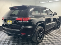 Used 2018  Jeep Grand Cherokee 4d SUV 4WD Laredo Altitude at AutoCenters Bonne Terre near Bonne Terre, MO