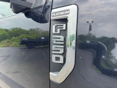 Used 2019  Ford Super Duty F-250 SRW 4WD Crew Cab Box at AutoCenters Bonne Terre near Bonne Terre&comma; MO