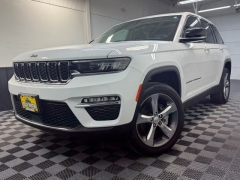 Used 2022  Jeep Grand Cherokee Limited 4x4 at AutoCenters Bonne Terre near Bonne Terre&comma; MO