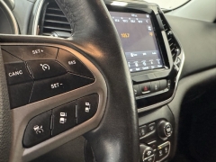 Used 2019 Jeep Cherokee 4d SUV 4WD Overland 3.2L at AutoCenters Bonne Terre near Bonne Terre, MO
