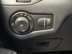 Used 2019 Jeep Cherokee 4d SUV FWD Latitude 2.4L at AutoCenters Bonne Terre near Bonne Terre, MO