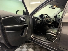 Used 2020  Jeep Cherokee Altitude FWD at AutoCenters Bonne Terre near Bonne Terre&comma; MO