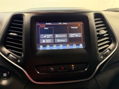 Used 2021  Jeep Cherokee Altitude FWD at AutoCenters Bonne Terre near Bonne Terre&comma; MO