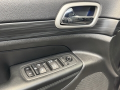 Used 2020 Jeep Grand Cherokee 4d SUV 4WD Laredo Altitude at AutoCenters Bonne Terre near Bonne Terre, MO
