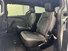 Used 2025  Chrysler Pacifica Limited FWD at AutoCenters Bonne Terre near Bonne Terre&comma; MO
