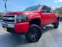 Used 2010  Chevrolet Silverado 1500 4WD Ext Cab LT at AutoCenters Bonne Terre near Bonne Terre&comma; MO
