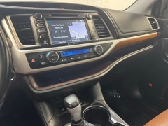 Used 2017  Toyota Highlander Limited V6 AWD &lpar;Natl&rpar; at AutoCenters Bonne Terre near Bonne Terre&comma; MO