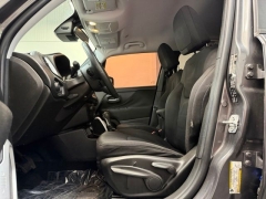 Used 2018  Jeep Renegade Latitude FWD at AutoCenters Bonne Terre near Bonne Terre&comma; MO