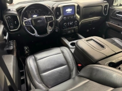 Used 2019  Chevrolet Silverado 1500 4WD Crew Cab 147" LT Trail Boss at AutoCenters Bonne Terre near Bonne Terre&comma; MO